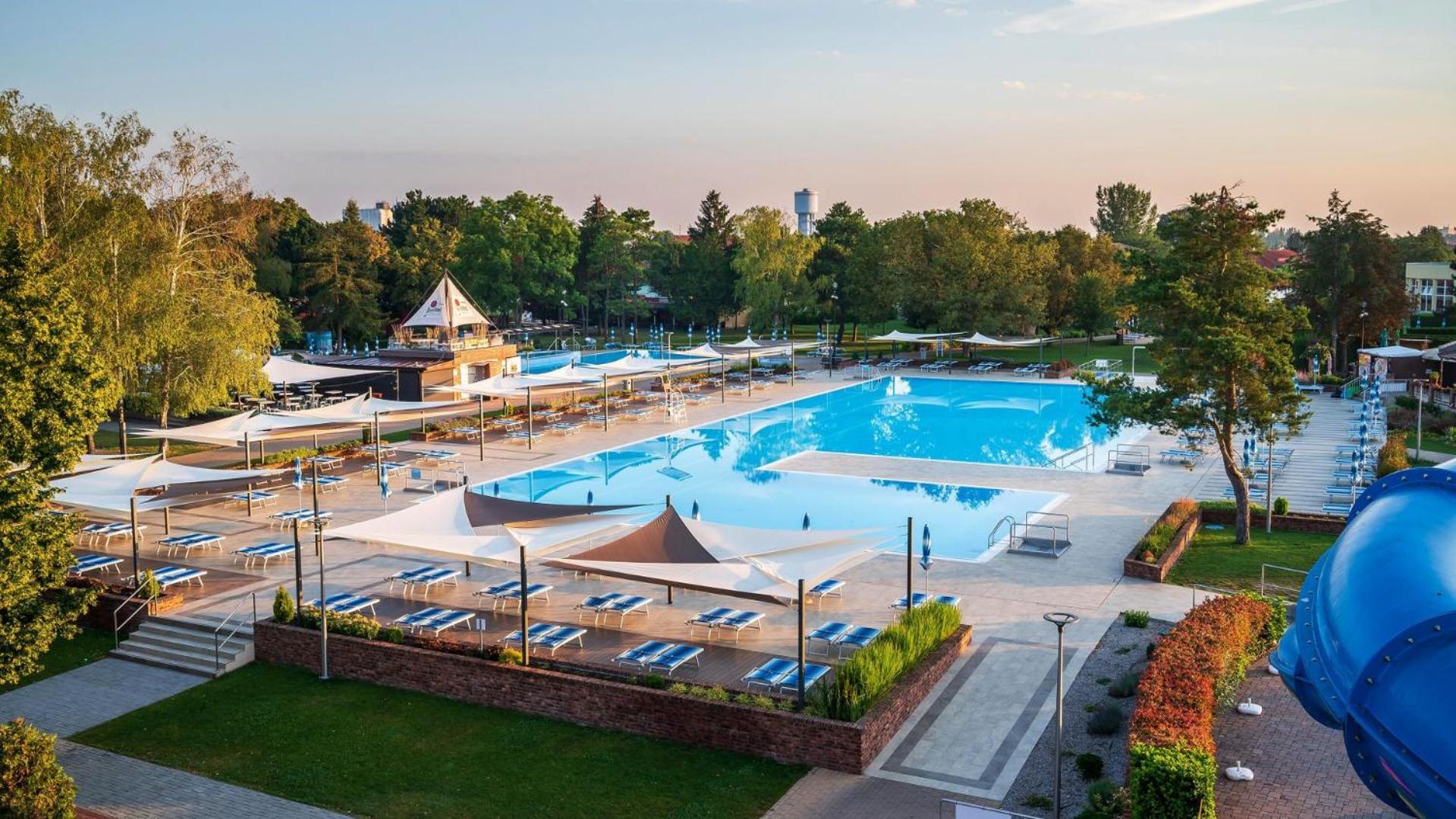 Harmonia Riva Apartman B11 Dunajská Streda Buitenkant foto